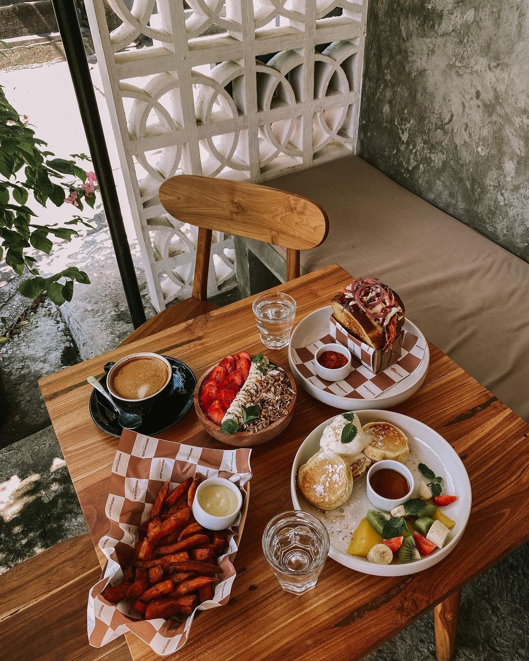 Fresh breakfast dishes at MERCH Cafe Pererenan
